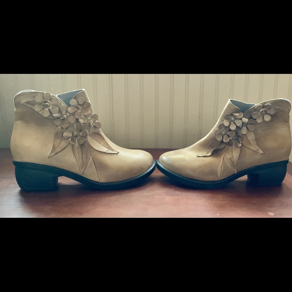 Socomfy Ankle Boots
